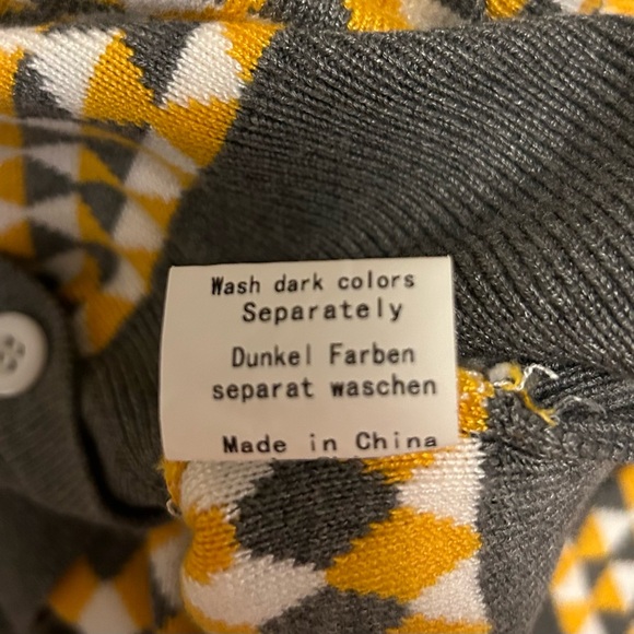 BELLE POGUE Long Sleeved Cropped Cardigan - Picture 10 of 10